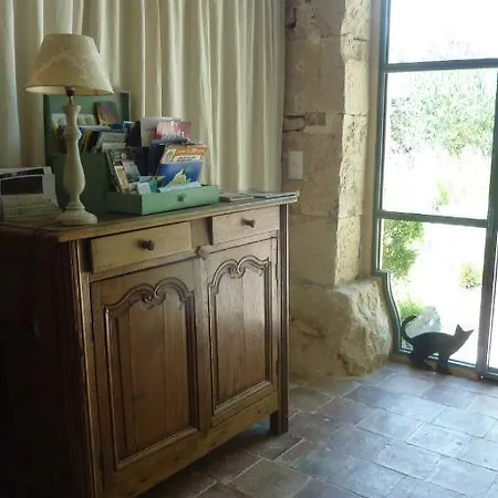 招待所 La Cle D'escamps 3*